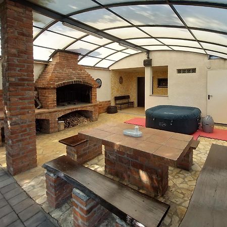 Holiday Home Franky Varazdin Breg Extérieur photo